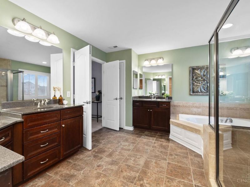 7556 Fox Chase Drive, West Chester, OH 45069 Photo 27