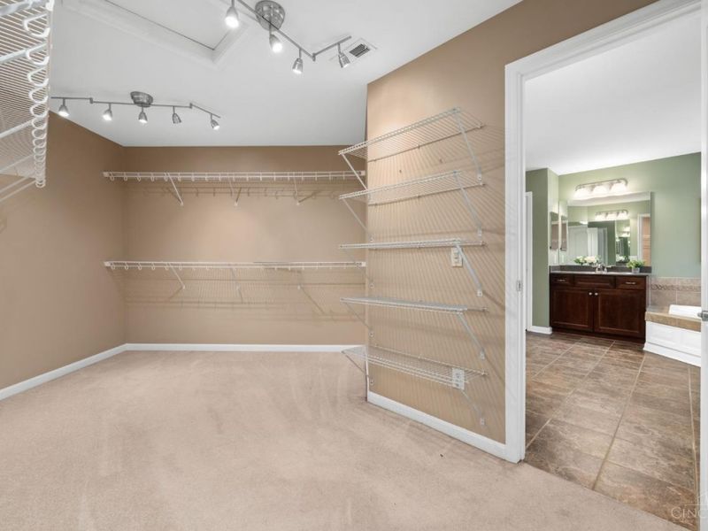 7556 Fox Chase Drive, West Chester, OH 45069 Photo 29