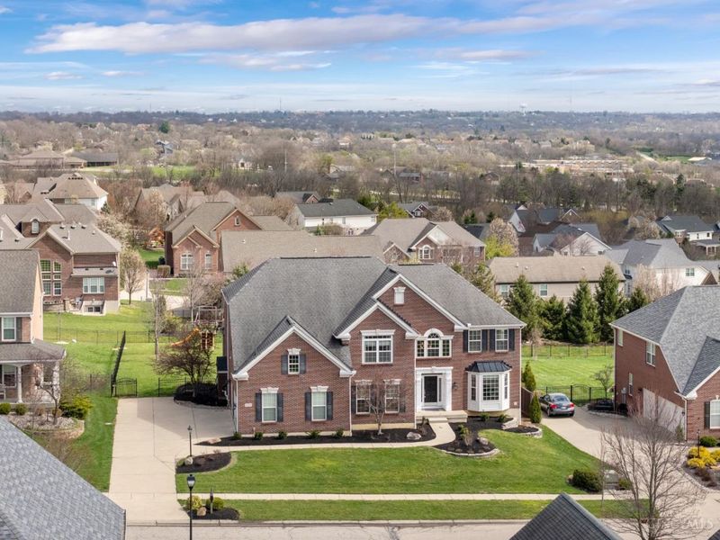 7556 Fox Chase Drive, West Chester, OH 45069 Photo 3