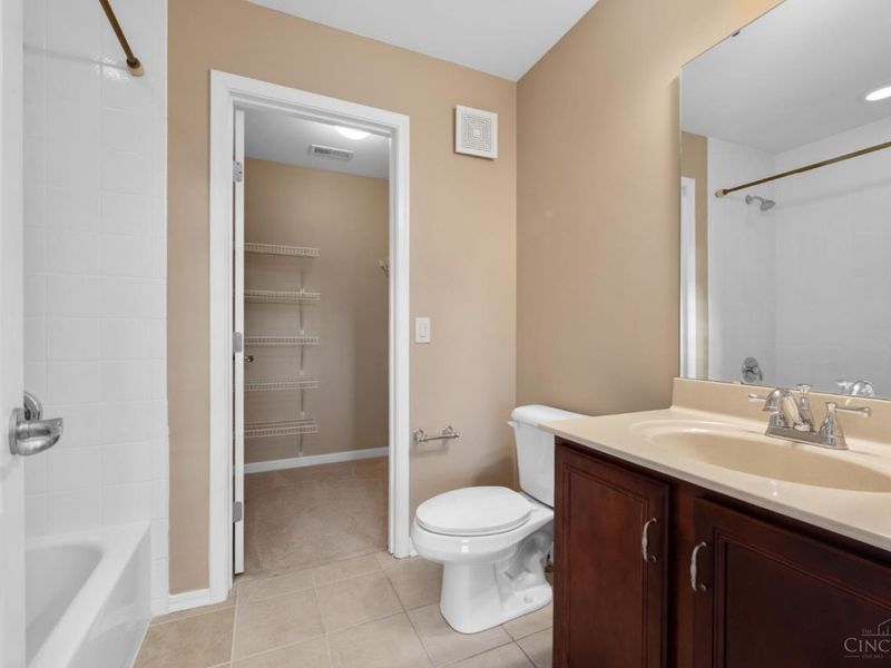 7556 Fox Chase Drive, West Chester, OH 45069 Photo 37