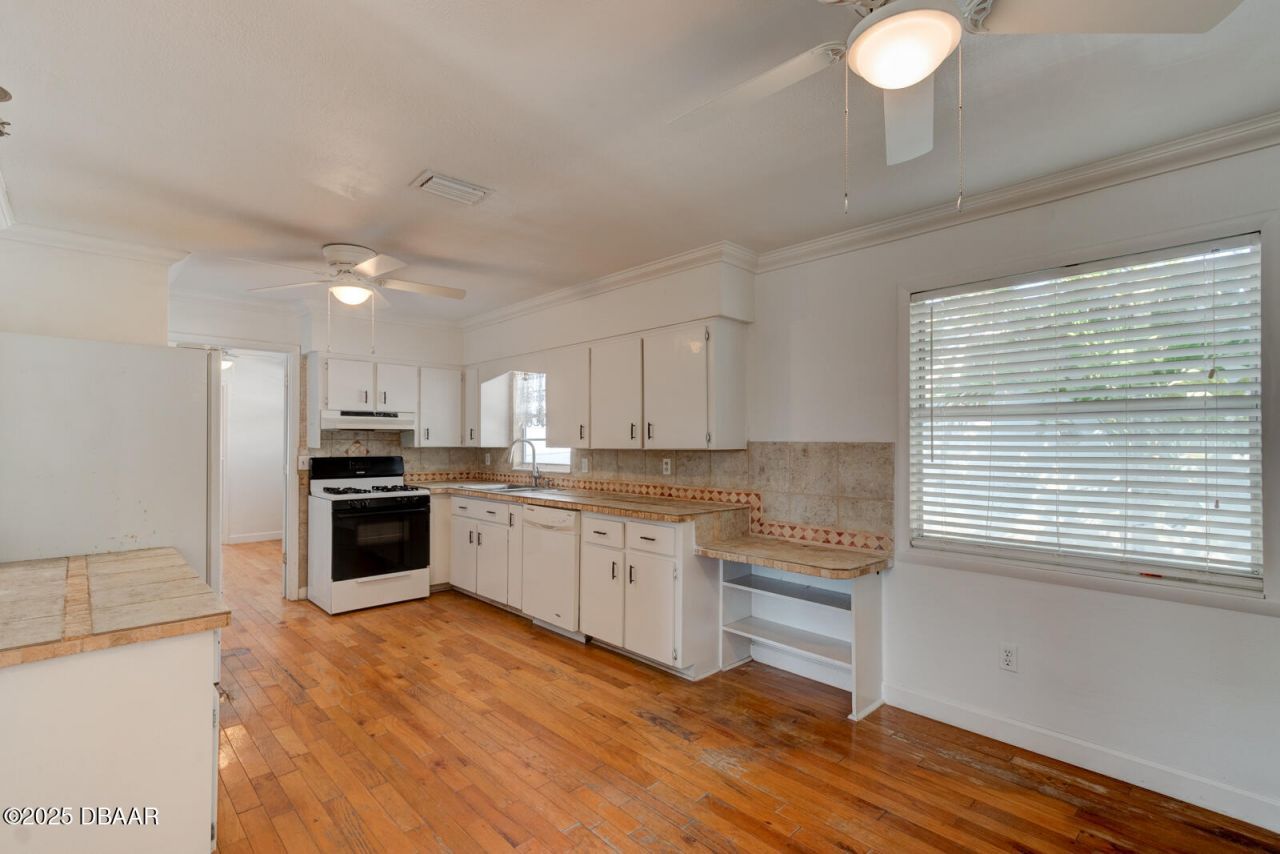 922 Locust Street, New Smyrna Beach, FL 32169 Photo