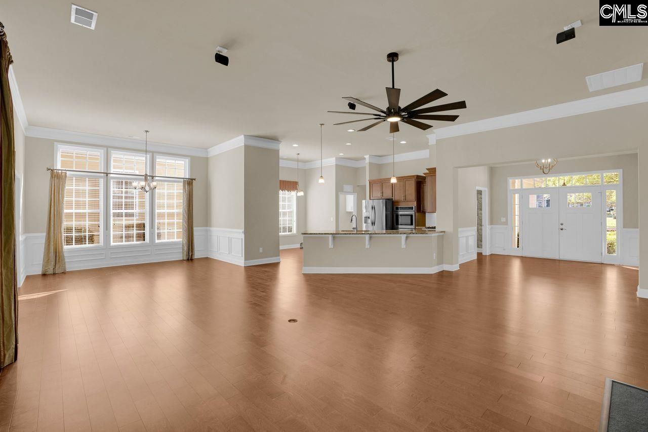 203 Woodlander Drive  Photo 9