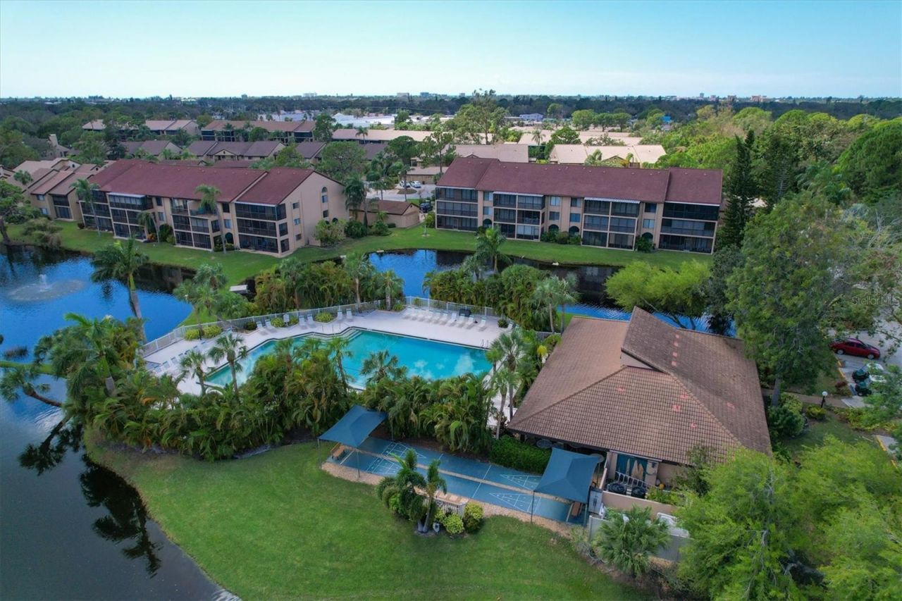 5669 Ashton Lake Drive, Unit 1, Sarasota, FL 34231 Photo