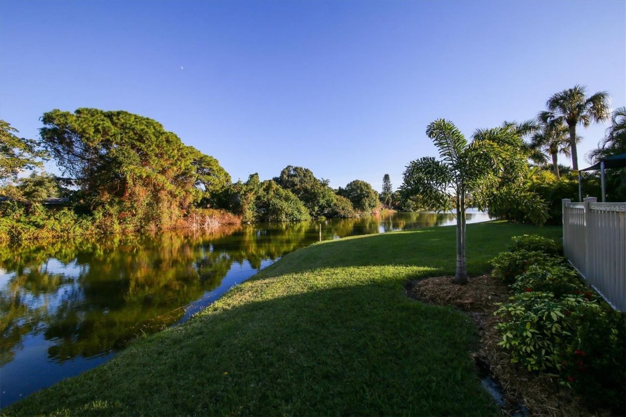 5669 Ashton Lake Drive, Unit 1, Sarasota, FL 34231 Photo