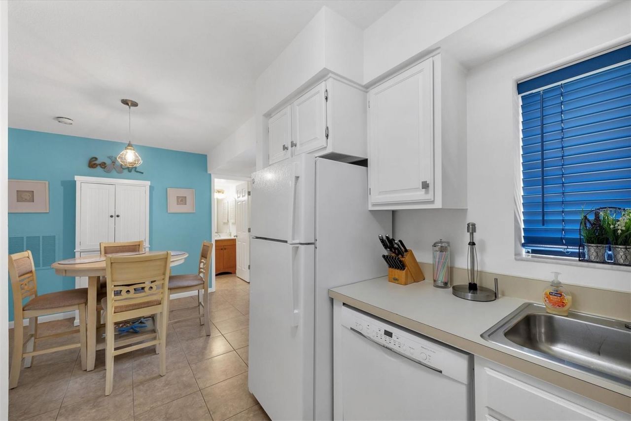 5669 Ashton Lake Drive, Unit 1, Sarasota, FL 34231 Photo