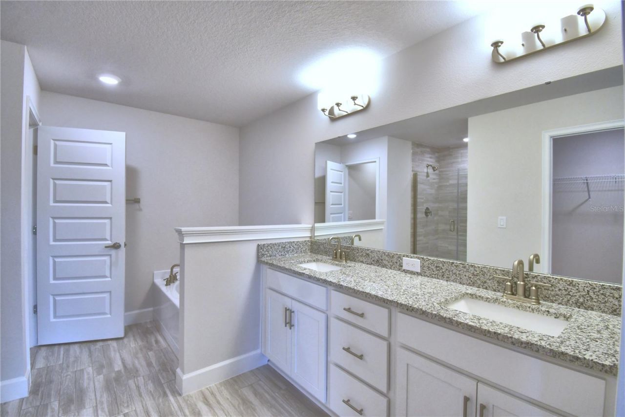 4467 Juliana Lake Drive , Auburndale, FL 33823 Photo