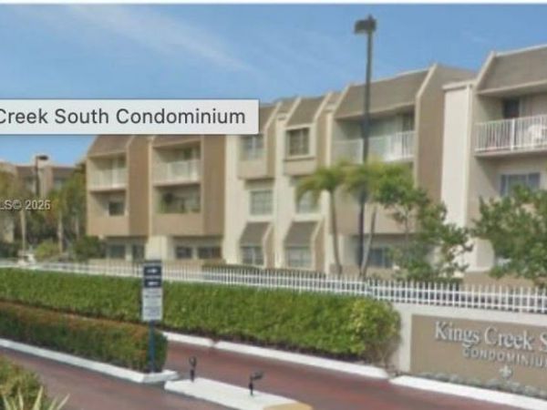 8121 SW 82nd Ct, Miami, FL 33143