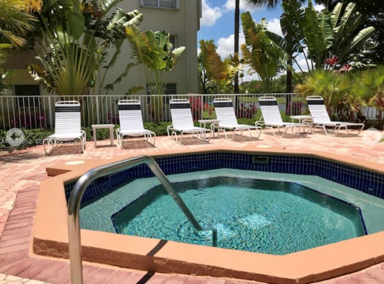 8121 SW 82nd Ct, Miami, FL 33143 Photo