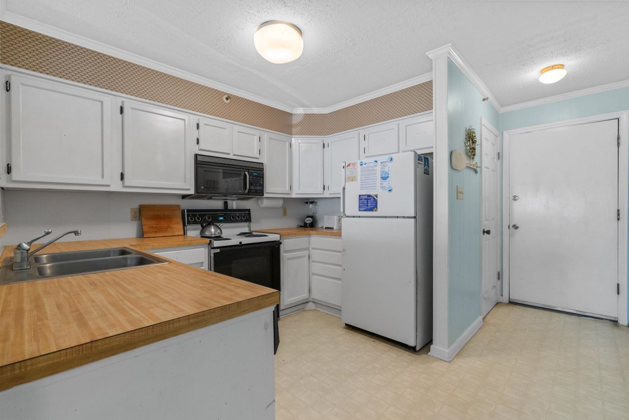 720 N Waccamaw Dr.  Photo 11