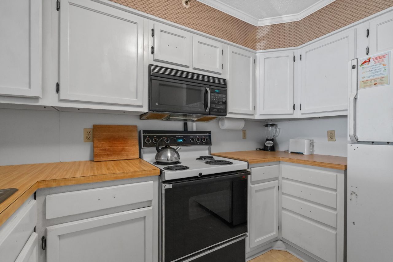 720 N Waccamaw Dr.  Photo 13