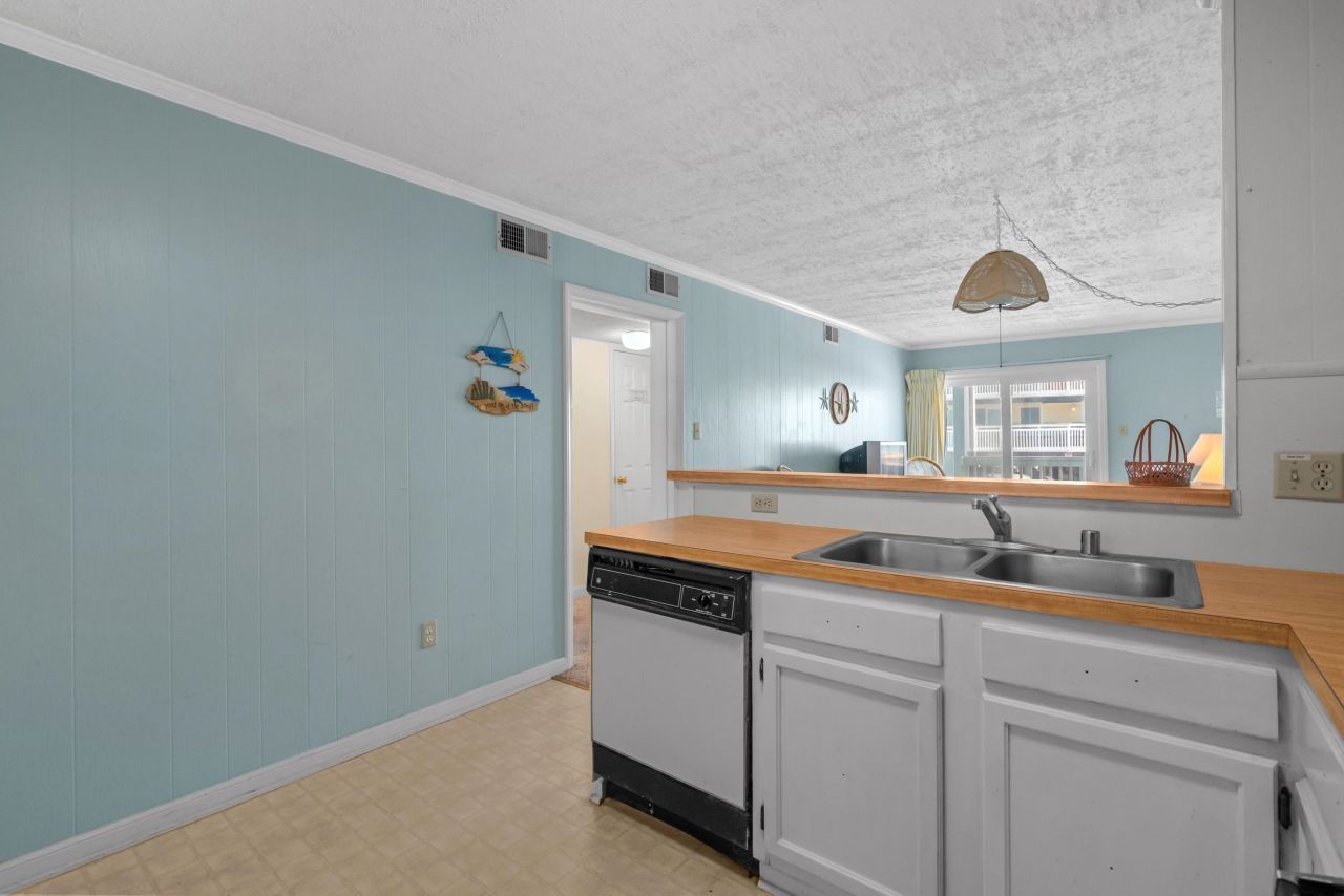 720 N Waccamaw Dr.  Photo 14