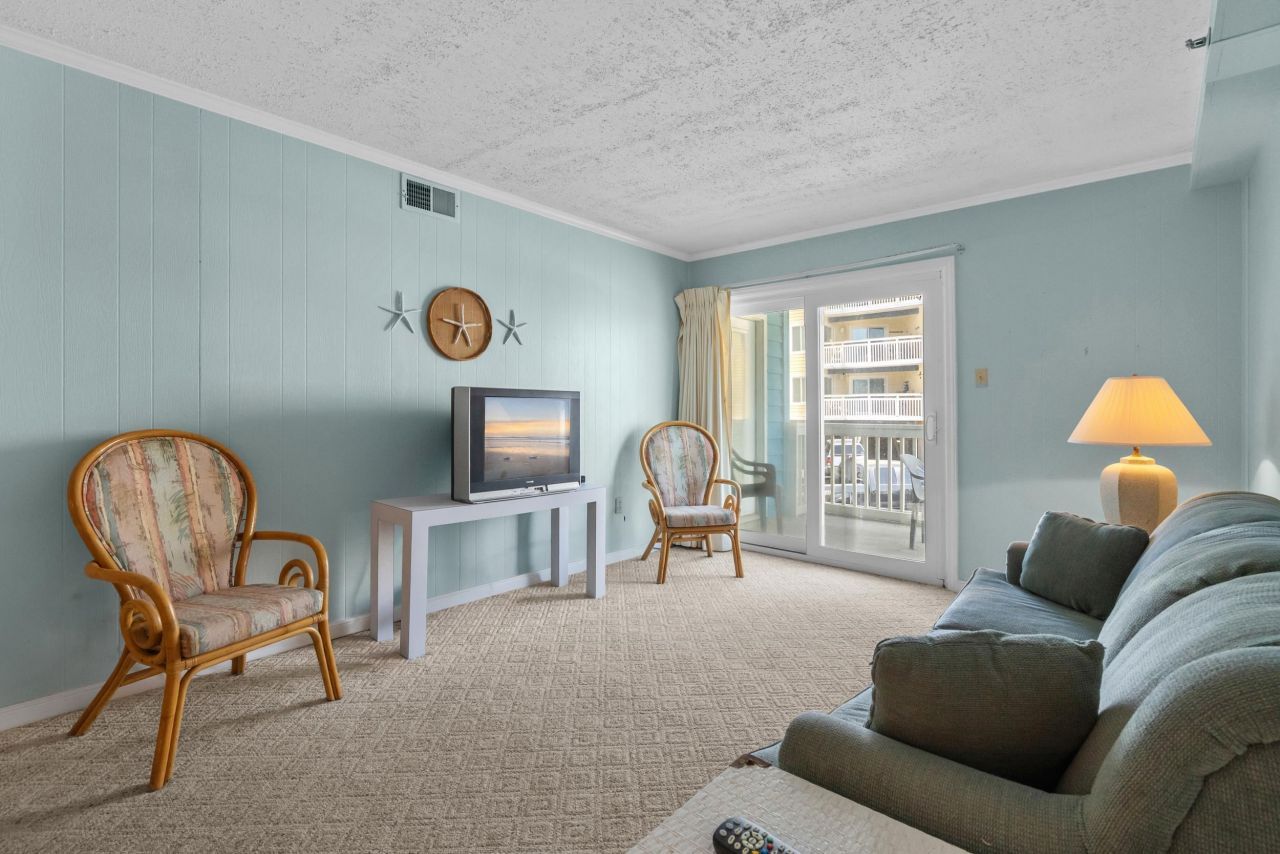 720 N Waccamaw Dr.  Photo 6