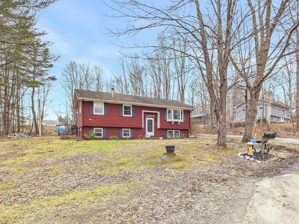 20 Pinewood Drive, Wiscasset, ME 04578
