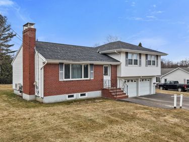 31 Sunset Strip, Brewer, ME 04412