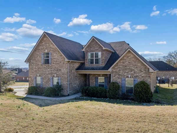1301 Rivercrest Dr , Murfreesboro, TN 37129