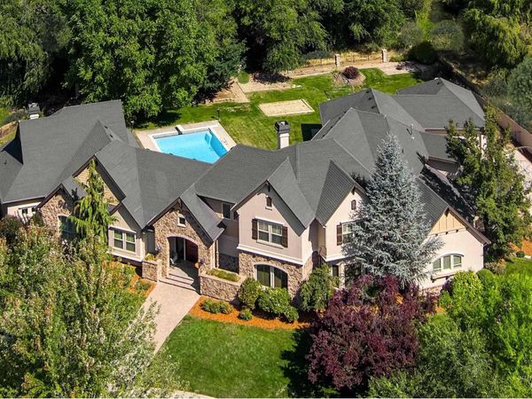 1450 E Covey Run Ct, Eagle, ID 83616