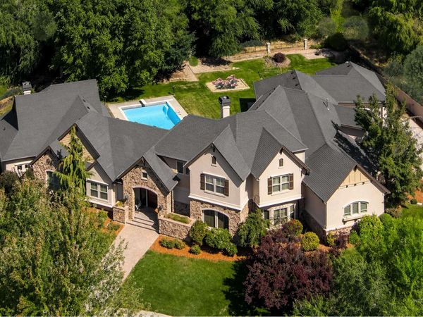 1450 E Covey Run Ct, Eagle, ID 83616