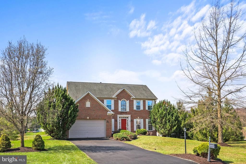 28 FAWN HILL ROAD, HANOVER, PA 17331