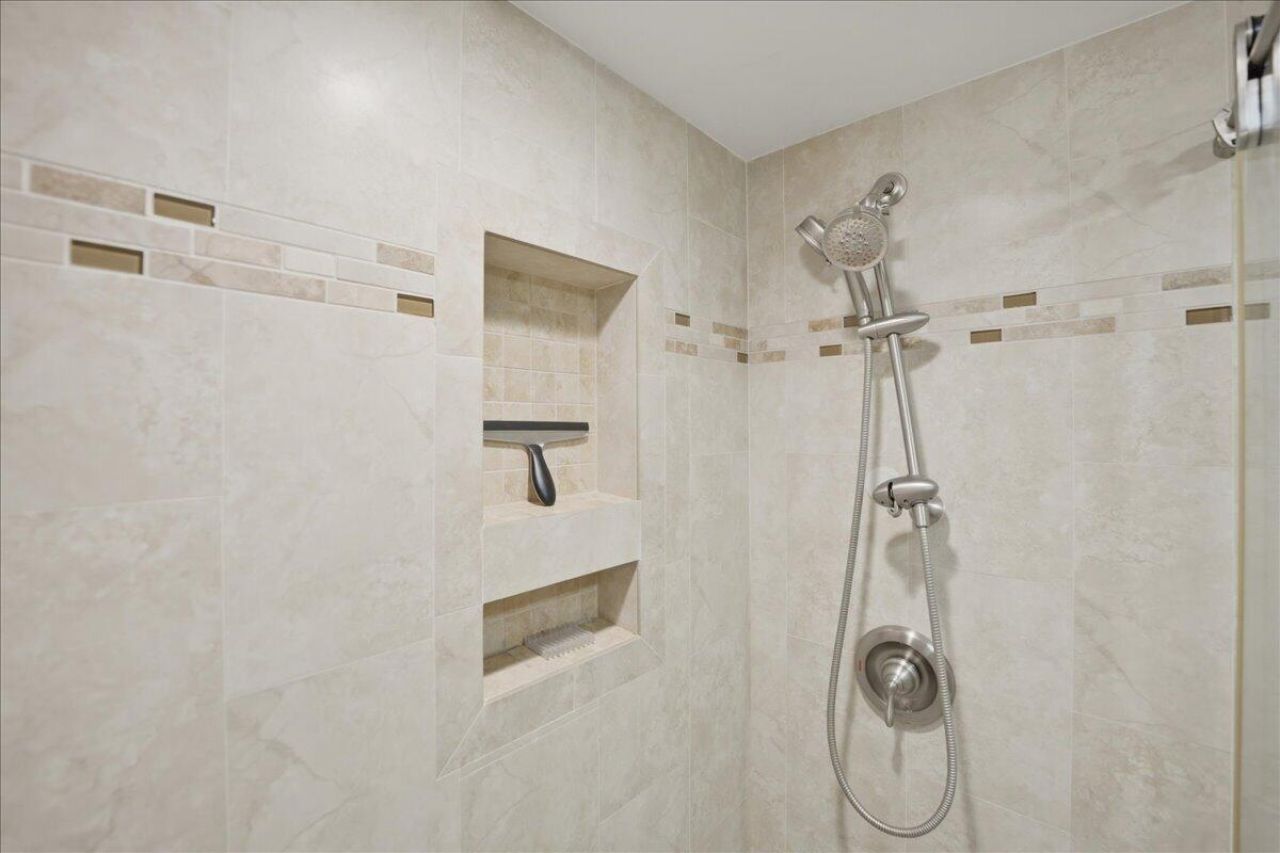 5059 N Hwy A1a, Unit 401, Hutchinson Island, FL 34949 Photo