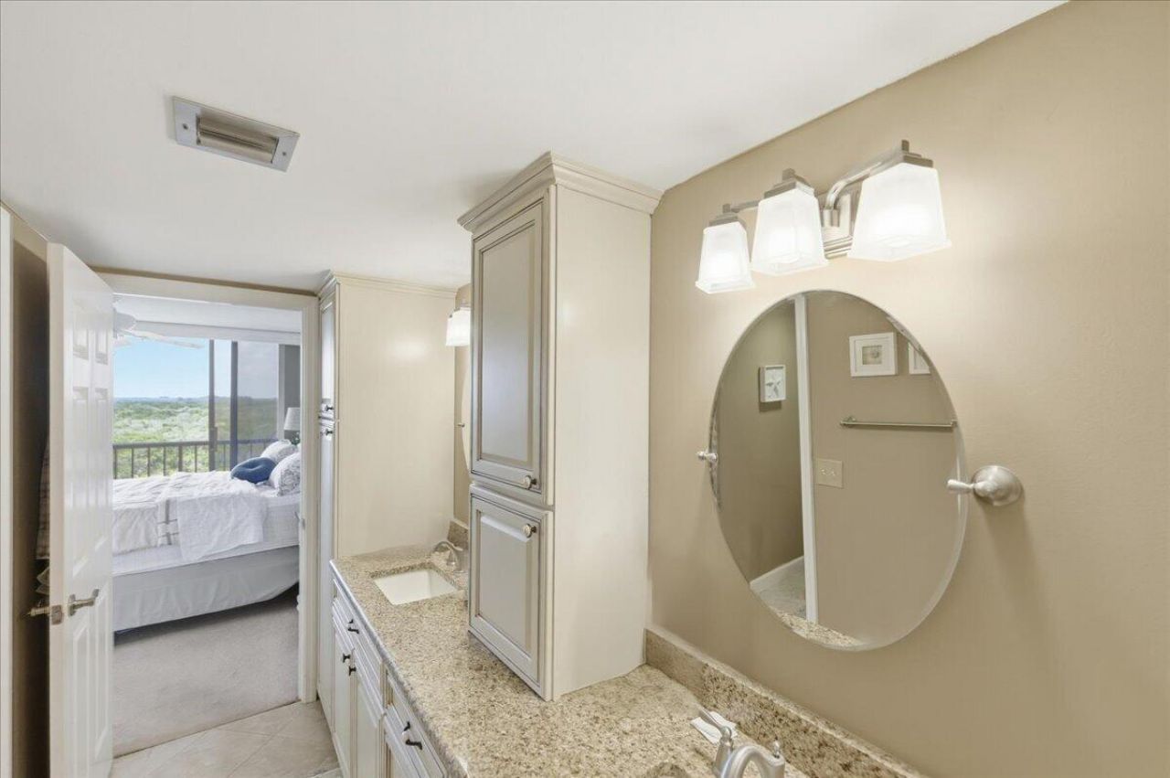 5059 N Hwy A1a, Unit 401, Hutchinson Island, FL 34949 Photo