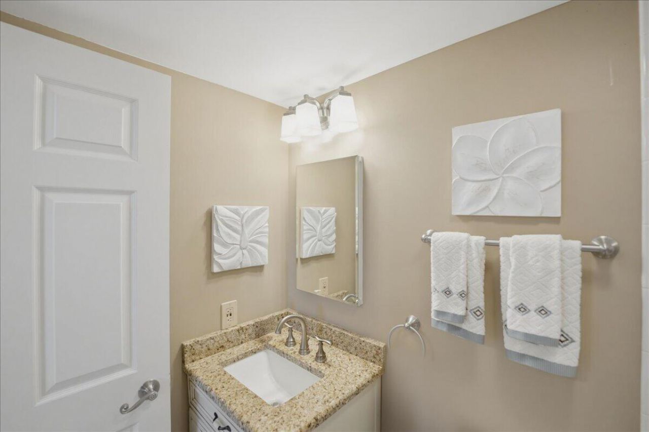 5059 N Hwy A1a, Unit 401, Hutchinson Island, FL 34949 Photo