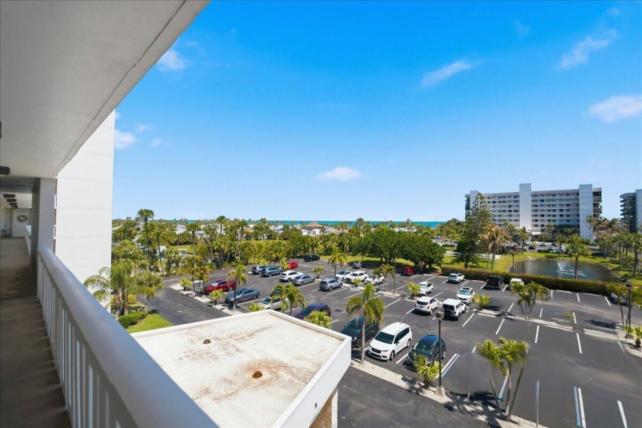 5059 N Hwy A1a, Unit 401, Hutchinson Island, FL 34949 Photo