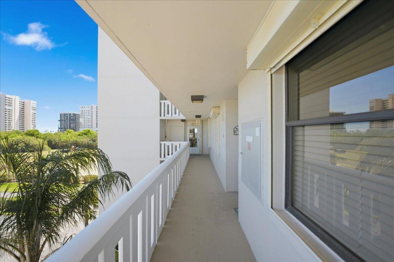 5059 N Hwy A1a, Unit 401, Hutchinson Island, FL 34949 Photo