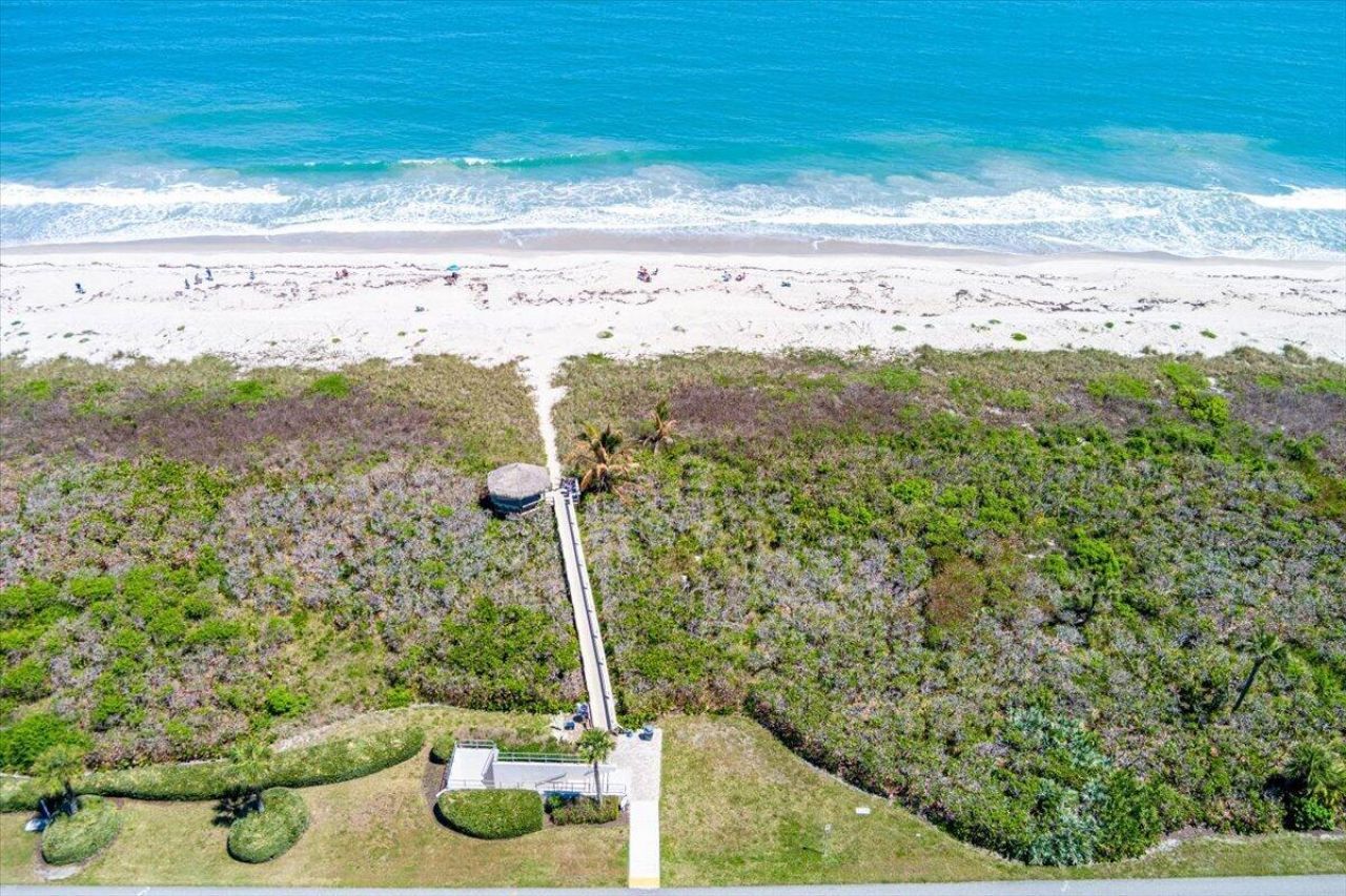 5059 N Hwy A1a, Unit 401, Hutchinson Island, FL 34949 Photo