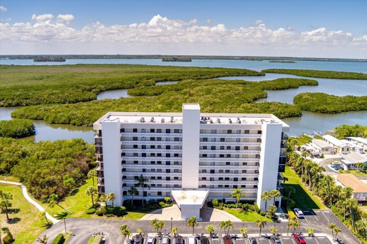 5059 N Hwy A1a, Unit 401, Hutchinson Island, FL 34949 Photo