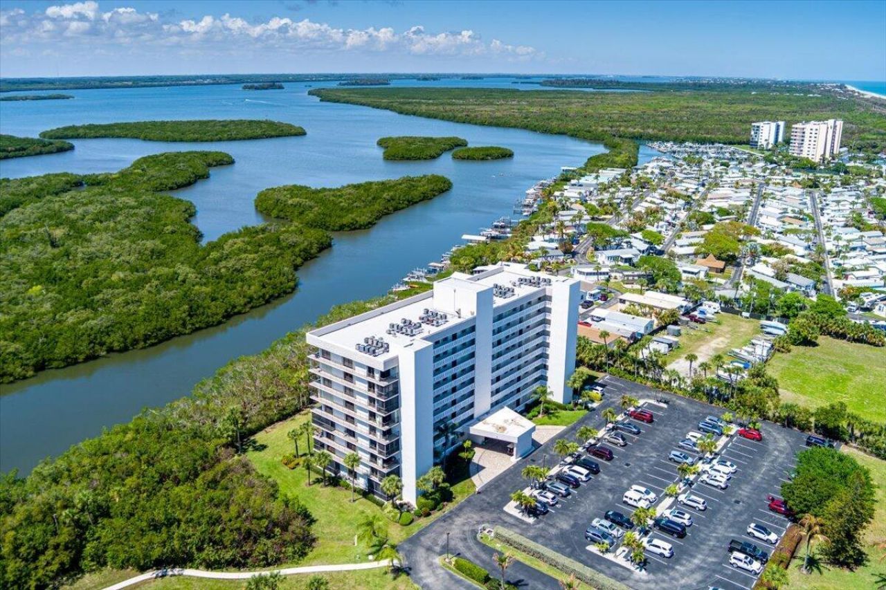 5059 N Hwy A1a, Unit 401, Hutchinson Island, FL 34949 Photo