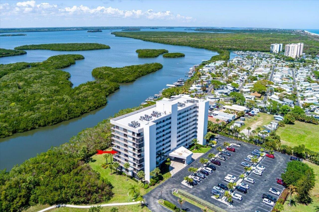 5059 N Hwy A1a, Unit 401, Hutchinson Island, FL 34949 Photo