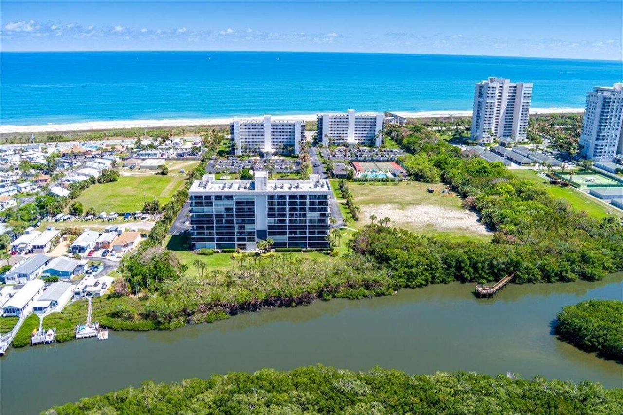 5059 N Hwy A1a, Unit 401, Hutchinson Island, FL 34949 Photo