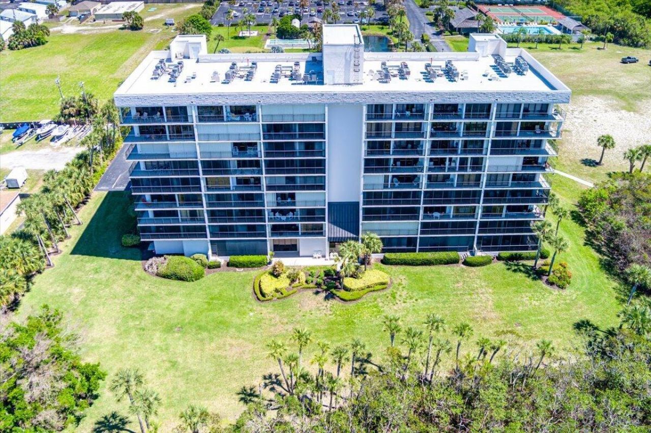 5059 N Hwy A1a, Unit 401, Hutchinson Island, FL 34949 Photo