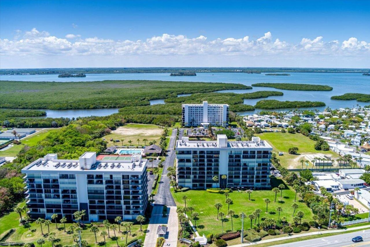 5059 N Hwy A1a, Unit 401, Hutchinson Island, FL 34949 Photo