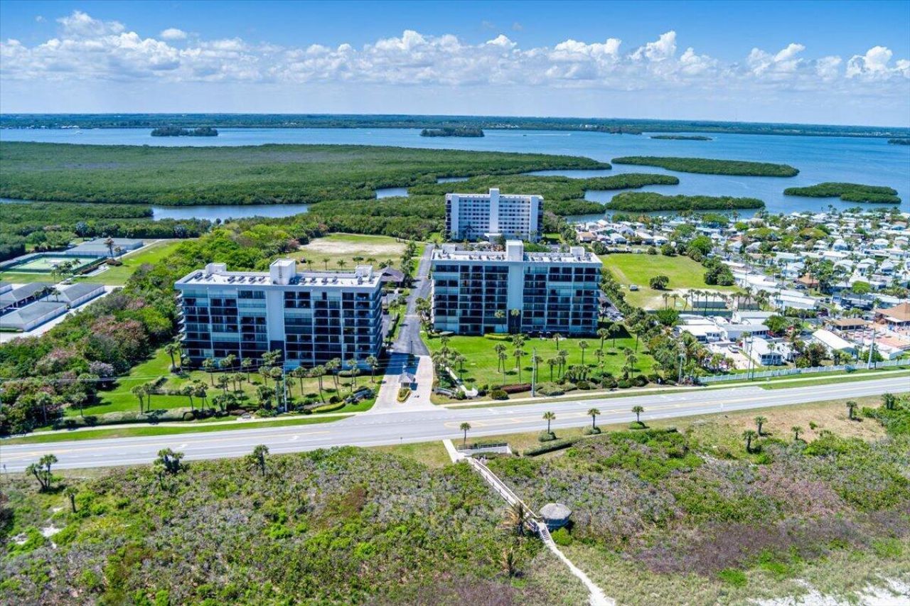 5059 N Hwy A1a, Unit 401, Hutchinson Island, FL 34949 Photo