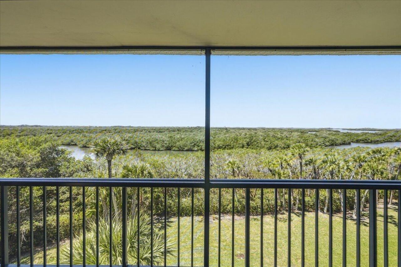 5059 N Hwy A1a, Unit 401, Hutchinson Island, FL 34949 Photo