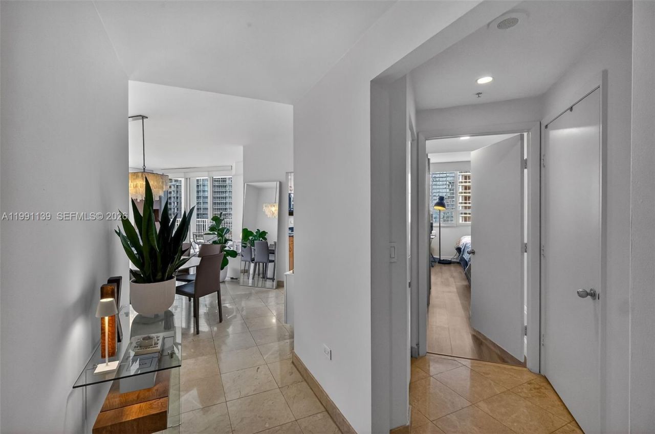 801 Brickell Key Blvd , Unit 2502, Miami, FL 33131 Photo