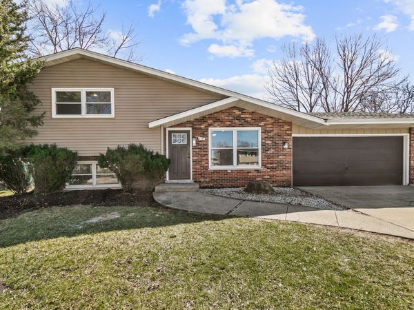 6151 Victoria Drive , Oak Forest, IL 60452