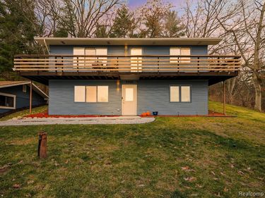 9900 S Big School Lot Lake Road, Holly Twp, MI 48442