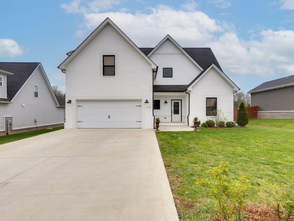 1116 Johnson St , Burns, TN 37029