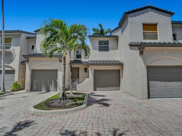 1900 Oceanwalk Lane, Unit 115, Lauderdale-By-The-Sea, FL 33062