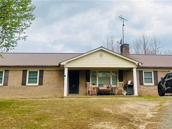 279 Stanley Road, Mount Airy, NC 27030