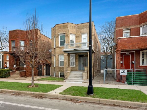 738 E marquette Road , Chicago, IL 60637