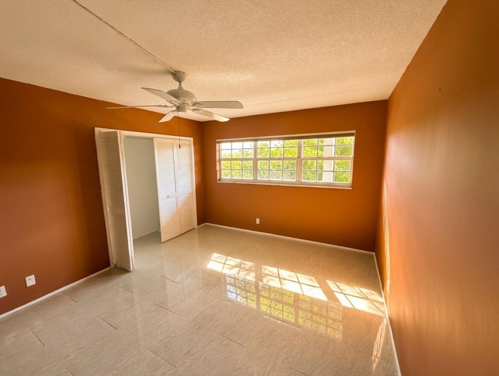 605 Oaks Drive, Unit 602, Pompano Beach, FL 33069 Photo