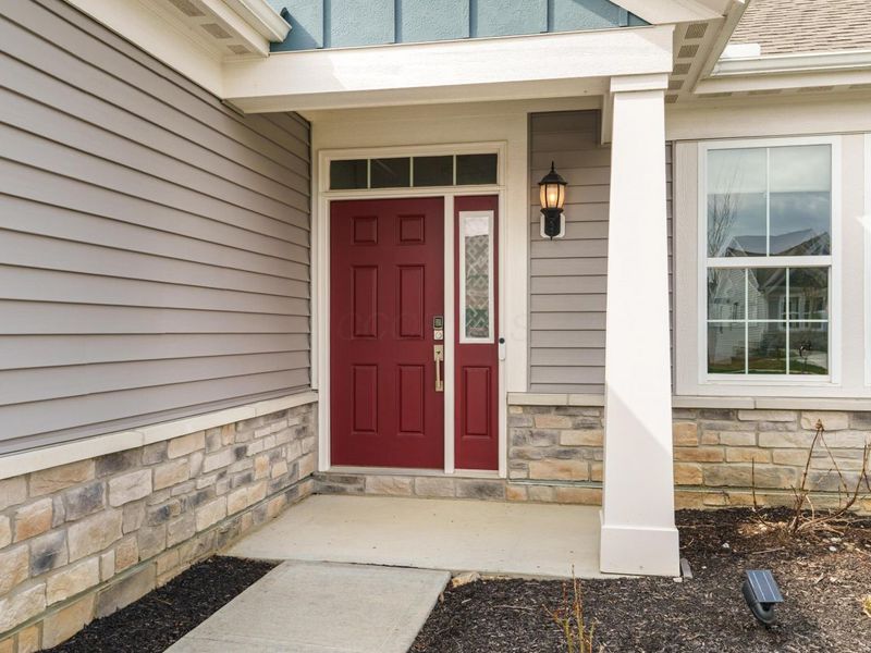 6090 Windcliff Drive E, Grove City, OH 43123 Photo 2