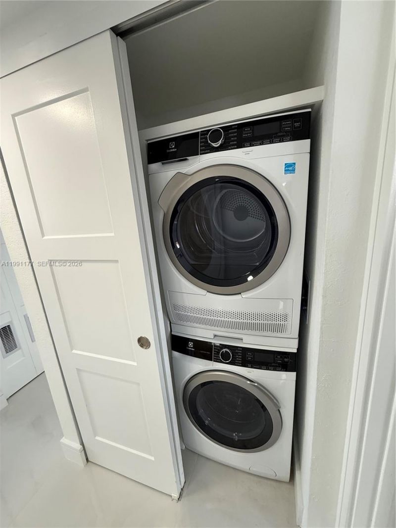 9915 W Okeechobee Rd, Unit 2-201, Hialeah Gardens, FL 33016 Photo