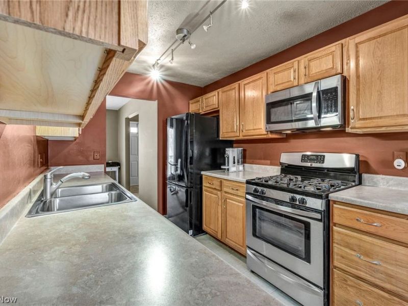 2210 Pine Tree Ln #23 Lane, Unit 23, Twinsburg, OH 44087 Photo 5