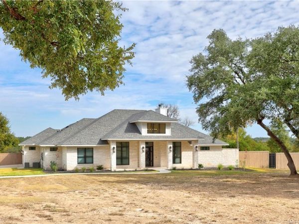 1410 E Creekview Drive, Salado, TX 76571