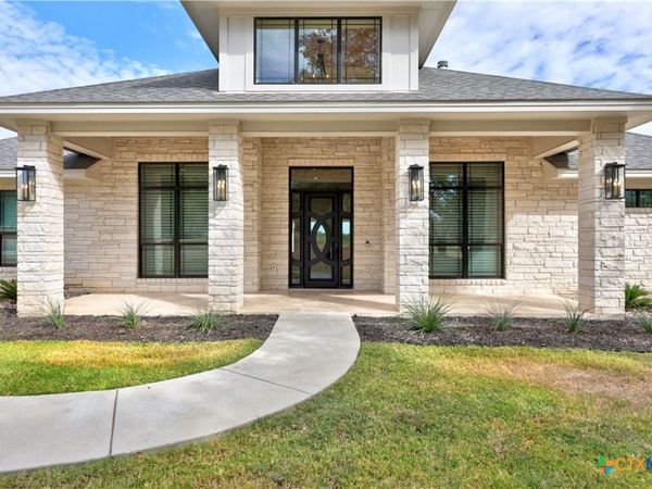 1410 E Creekview Drive, Salado, TX 76571