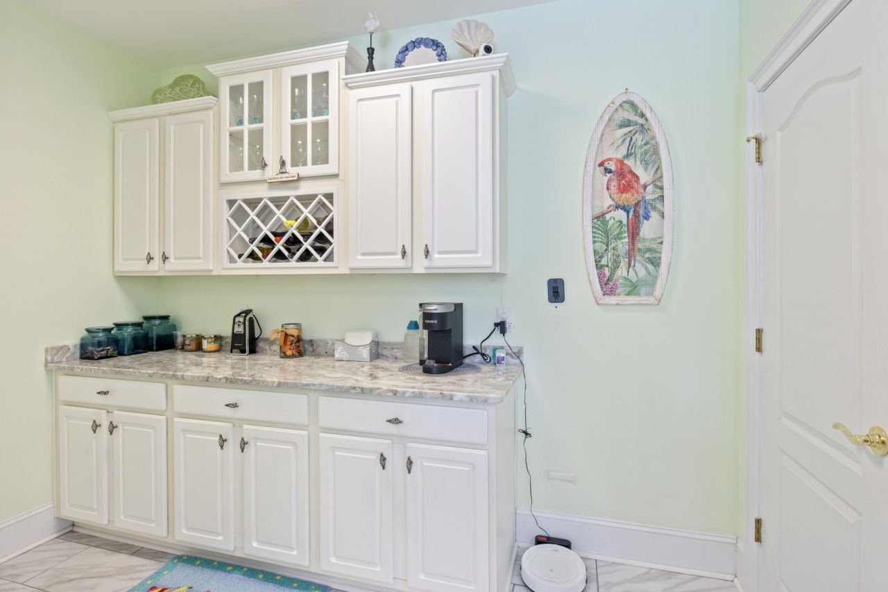 2180 Waterview Dr. Photo 16